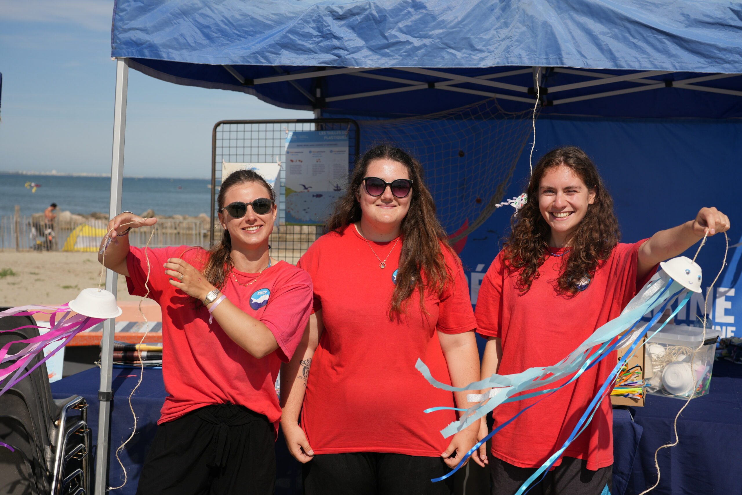 equipe reserve marine palavas Volontaire de l'AGRMCP en observation depuis le bateau de la réserve