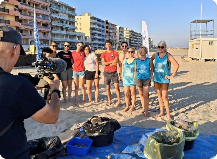 Stand pédagogique de la RMCP sur la plage